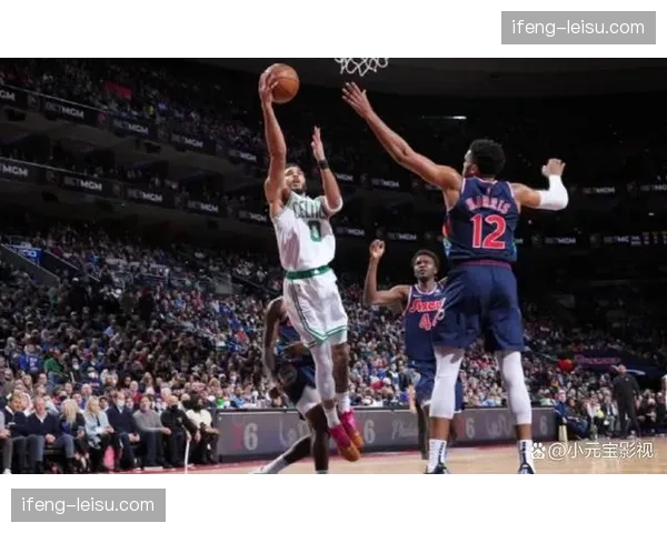 76人哈登恩比德双核默契，但马克西状态波动影响进攻流畅度